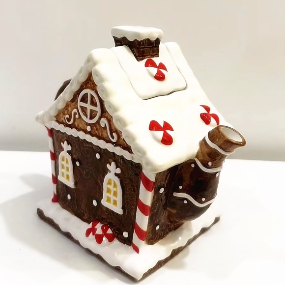 Corner Ruby Christmas Gingerbread House Ceramic Hand Painted Teapot ~ New - Picture 2 of 12